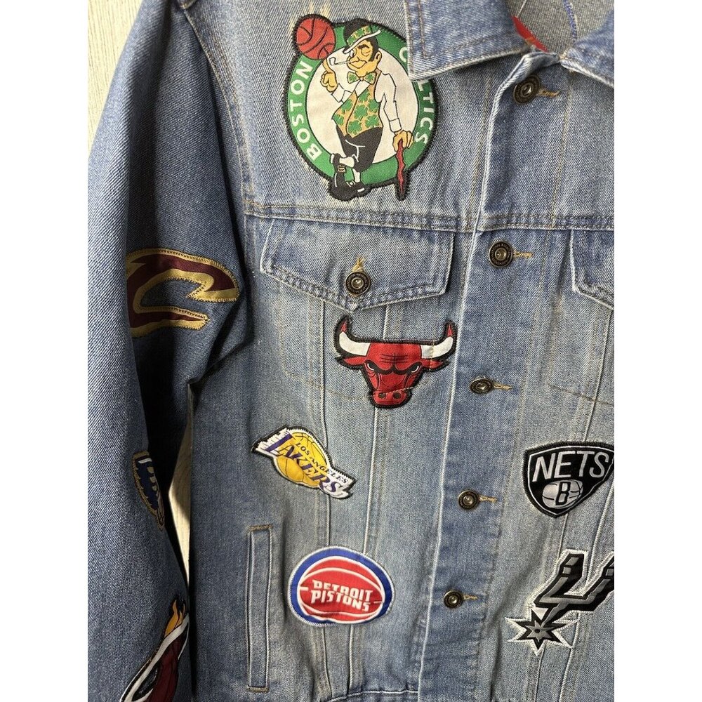 NBA Global Stores Mens Blue Denim Jacket Size Medium Team Stitched Logo Patches - Picture 7 of 14